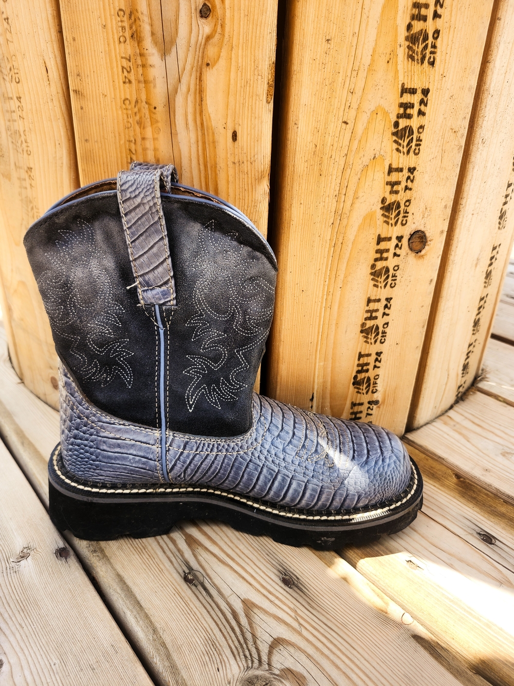 Ariat Women's 6.5B Blue Reptile Print Western Boots Black Suede Work Ranch - Picture 2 of 8